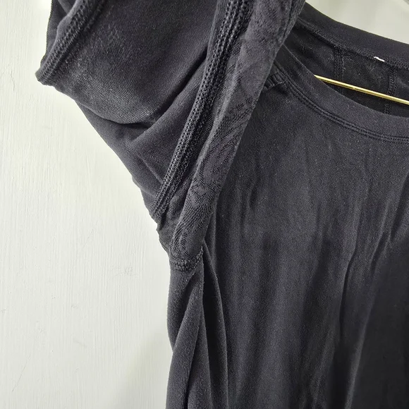 Lululemon Full Tilt Long Sleeve Lace Trim Popover Athletic Top Solid Black Sz 4 - Picture 6 of 13